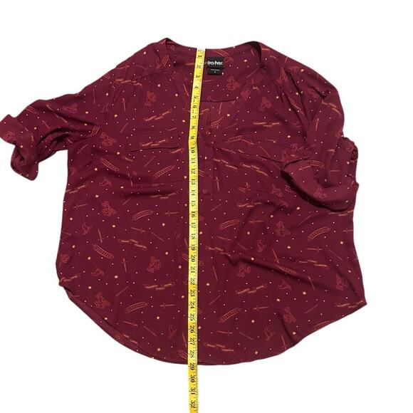 Harry Potter Gryffindor House Dard Red Georgette Pullover Blouse Size 2 Plus Sz - Picture 8 of 11